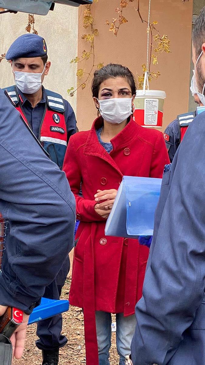 Antalya'da çıplak bir şekilde işkence görüp, kendisini ölümle tehdit eden 12 yıllık eşi Ramazan İpek'i (36) öldüren Melek İpek ilk kez hakim karşısına çıktı.