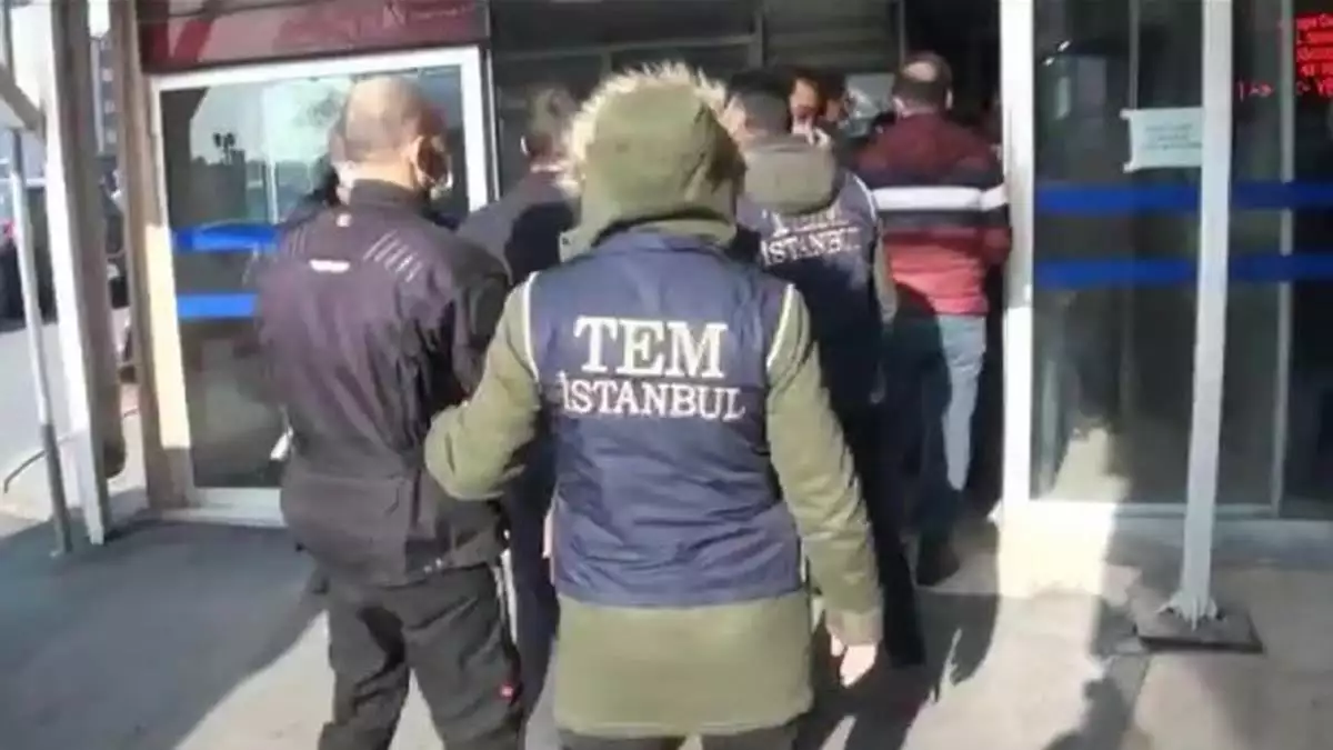 İstanbul'da deaş soruşturması: 3 tutuklama