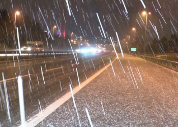 İstanbul'da kısa süreli kar yağışı