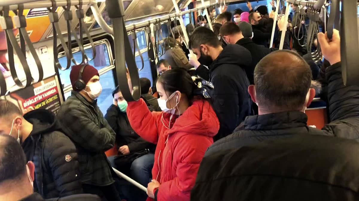 Toplu taşıma araçlarında yoğunluk