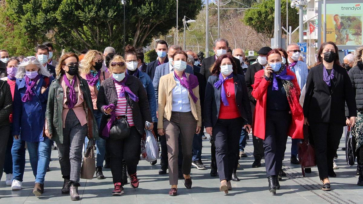 İstanbul Sözleşmesi feshini protesto ettiler
