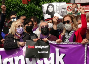 İstanbul Sözleşmesi'nin feshedilmesini protesto ettiler