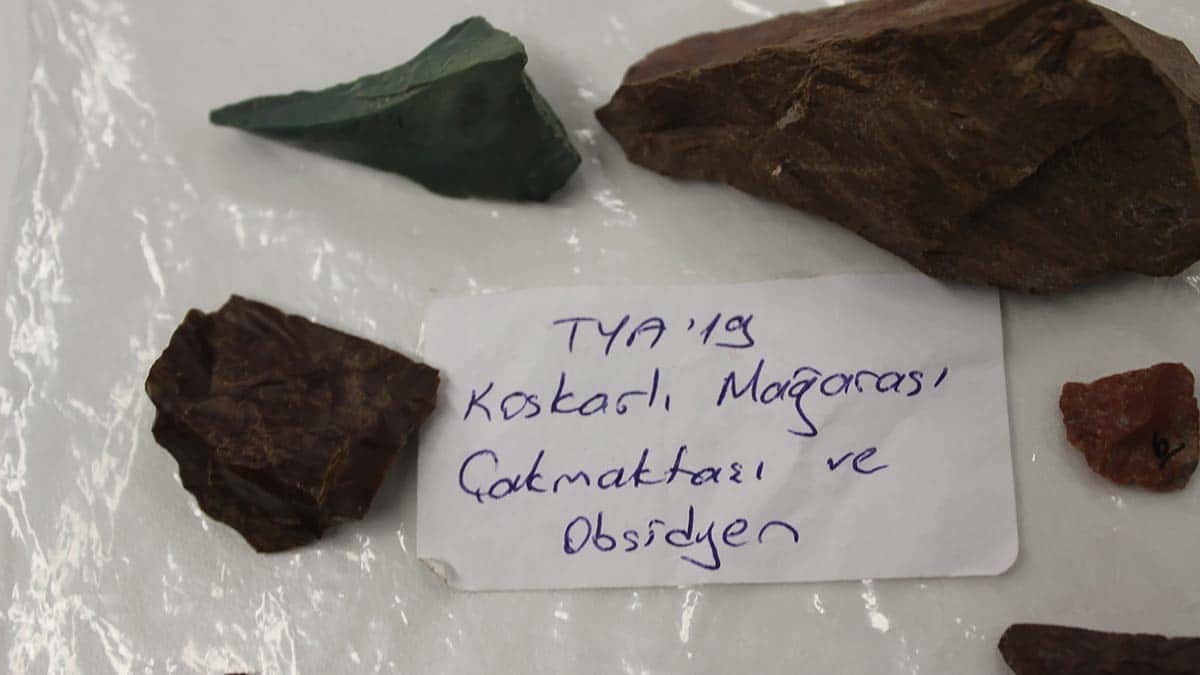 Tarihi mağara kaçak kazı yapılarak talan edildi