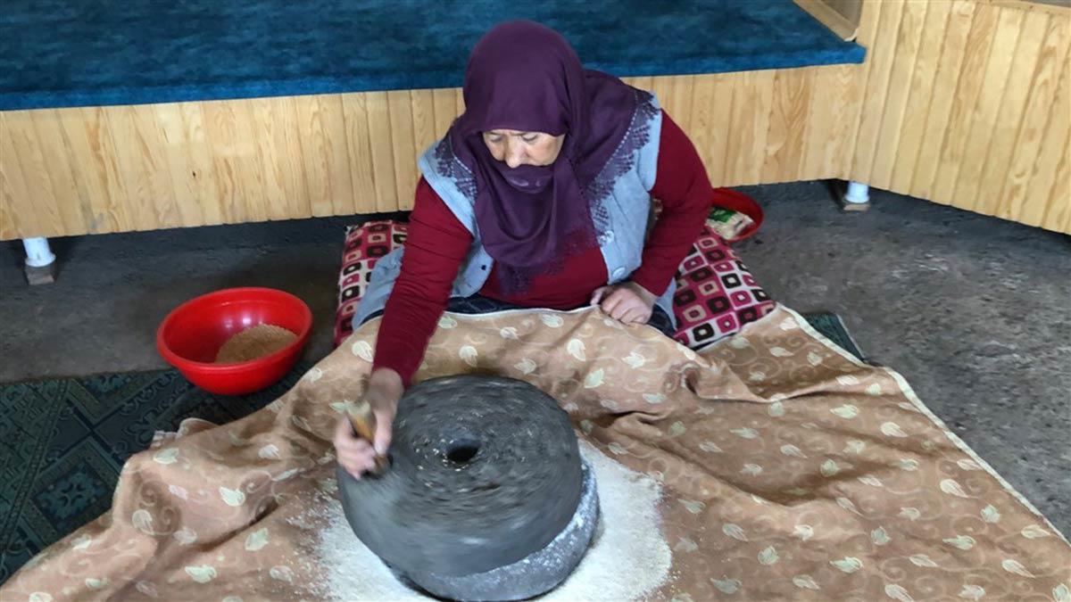 Kars'ın yöresel yemeği haşıl, bugün de vazgeçilmez damak tatlarından biri olarak sofralarda yer alıyor.