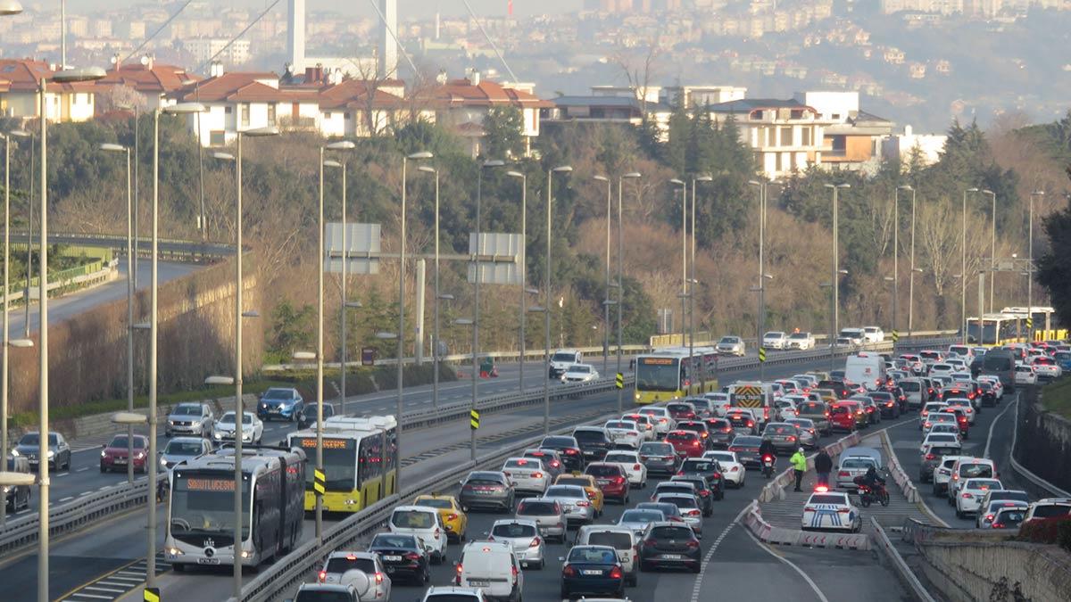 Kısıtlamasız ikinci Cumartesi İstanbul trafiği