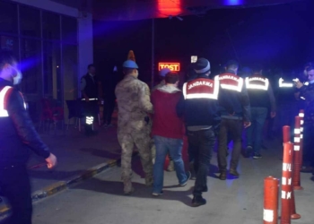 İzmir merkezli 53 ilde FETÖ operasyonu
