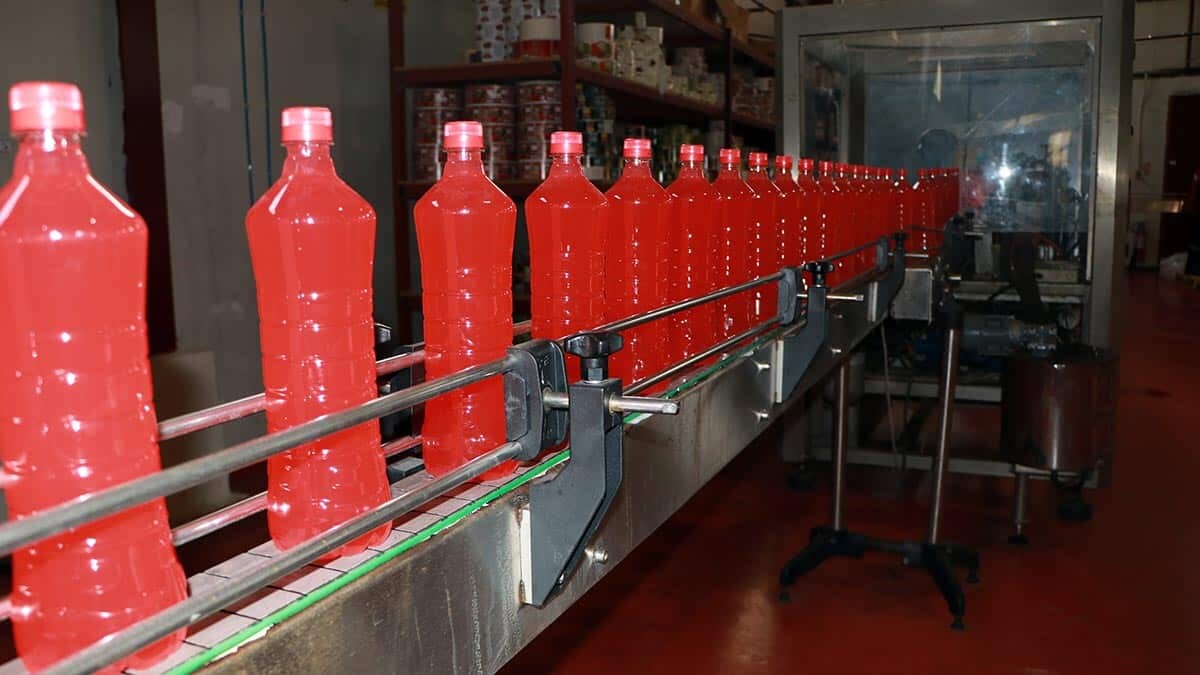 Selahattin Naz, "İnsanlar artık gazlı içeceklerden kaçıyor. Biz de annelerimizin turşu suyunu ambalajlayıp raflara getirdik sağlıklı bir turşu suyu çıkardık" dedi.