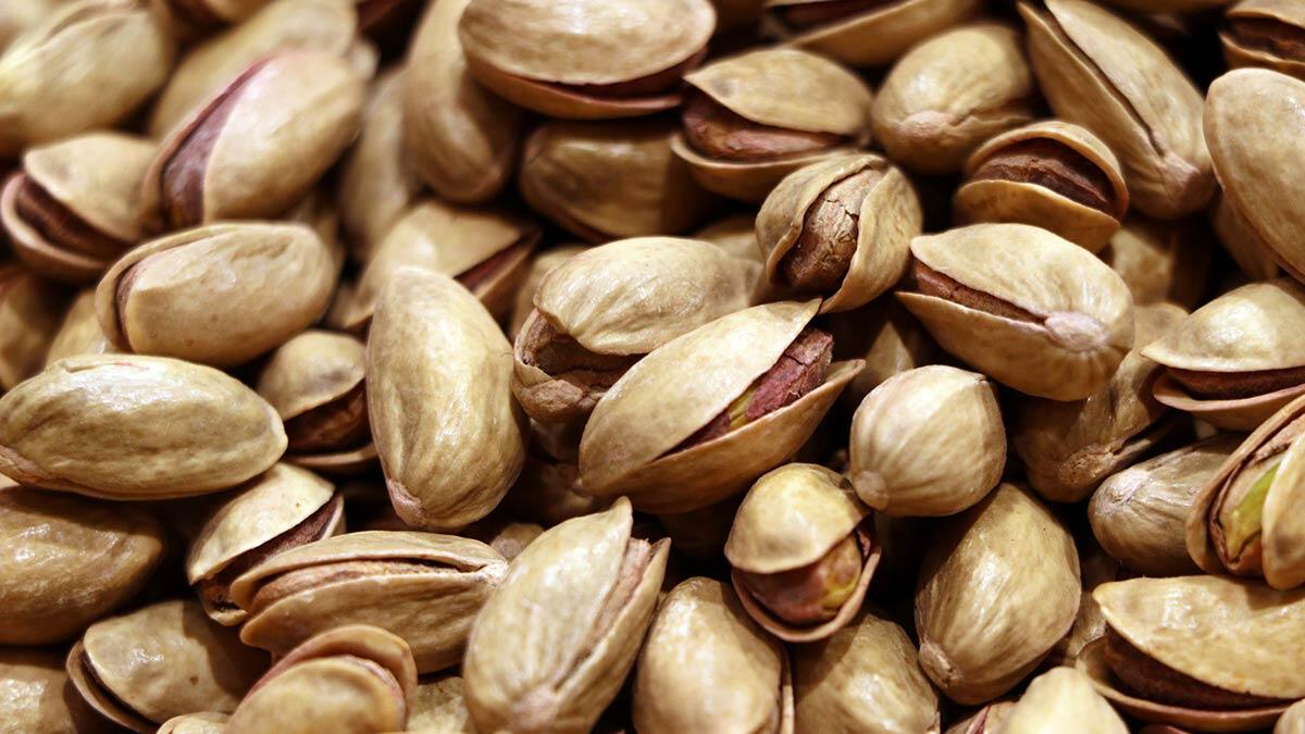 Güneydoğu Anadolu Bölgesi'nde, 'yeşil altın' olarak bilinen Antep fıstığında kuraklık nedeniyle verimde düşüş yaşanması bekleniyor.