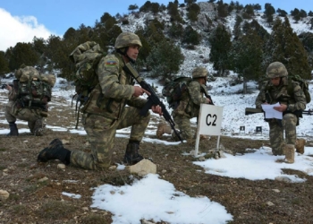 Azerbaycan askerlerine dağcılık eğitimi