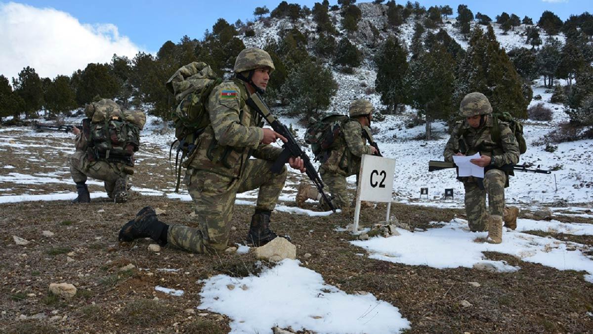 Azerbaycan askerlerine dağcılık eğitimi