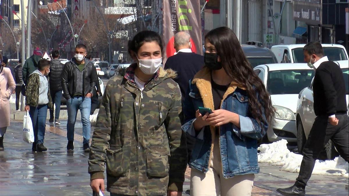 Muş'ta ilkbahar ve kış bir arada yaşanıyor