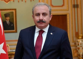 Mustafa Şentop sağlık çalışanlarının Bayramı'nı kutladı