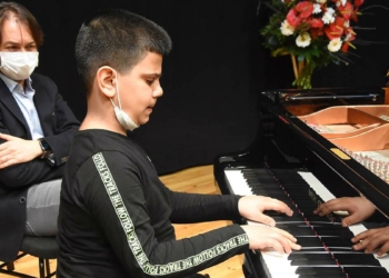 Muşlu Beethoven Bager'den piyano dinletisi
