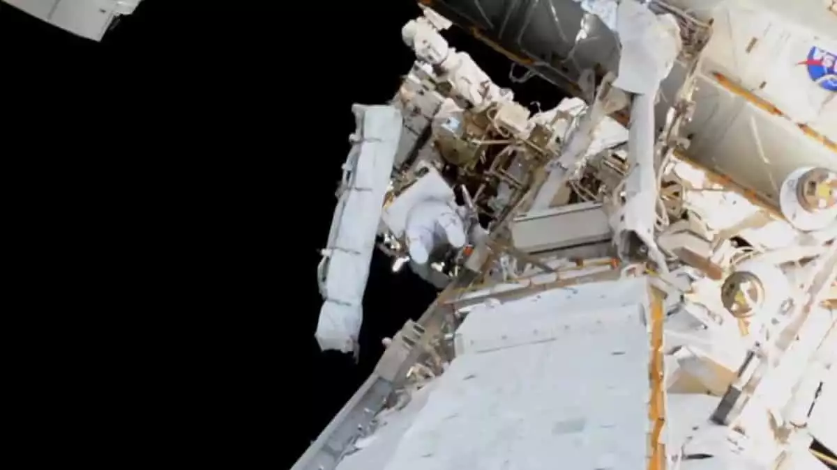 Nasa'nın iss'deki astronotları uzay yürüyüşünde