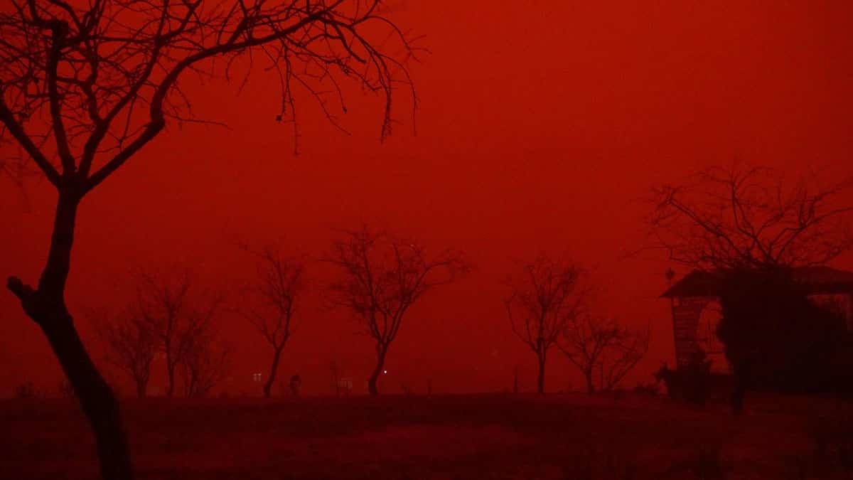 Sahra Çölü'nden Fransa'ya gelen toz, 1960 yılında bölgede gerçekleştirilen nükleer denemeden kalan sezyum 137 radyoaktif kalıntılarını ülkeye taşıdı.