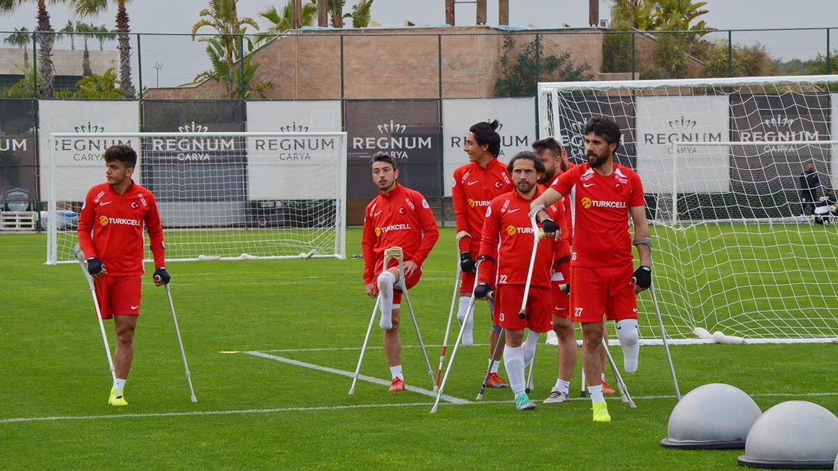 Çakmak, "Gün gelecek, ampute futbol bizden sorulacak. Avrupa Şampiyonu olduk, dünya ikincisi olduk. Şimdi şampiyonluğu taçlandıracağız".