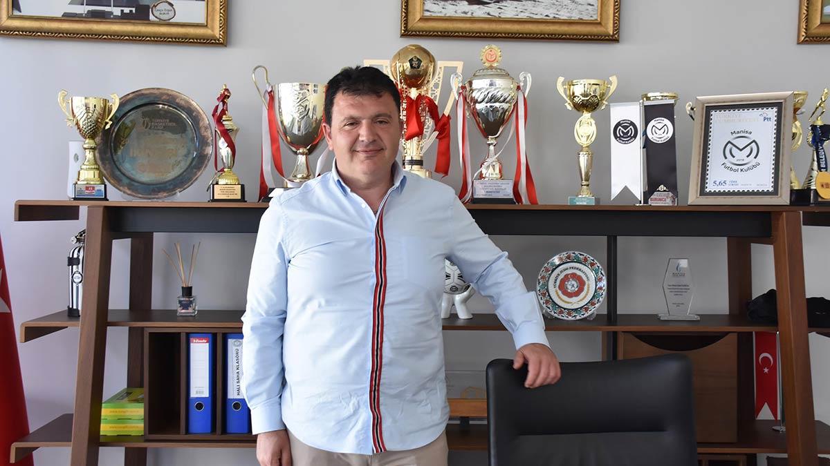 Profesyonel liglerde mücadele eden 145 takım arasında sezon başından beri namağlup tek ekip olan siyah-seyazlılar, galibiyet sayısı, puan, atılan gol ve averajda da Türkiye'nin en iyisi oldu. Geride kalan 27 maçta 22 galibiyet, 5 beraberlik alan Manisa FK, 71 gol atarken kalesinde sadece 17 gol görüp artı 54 averaja sahip oldu.