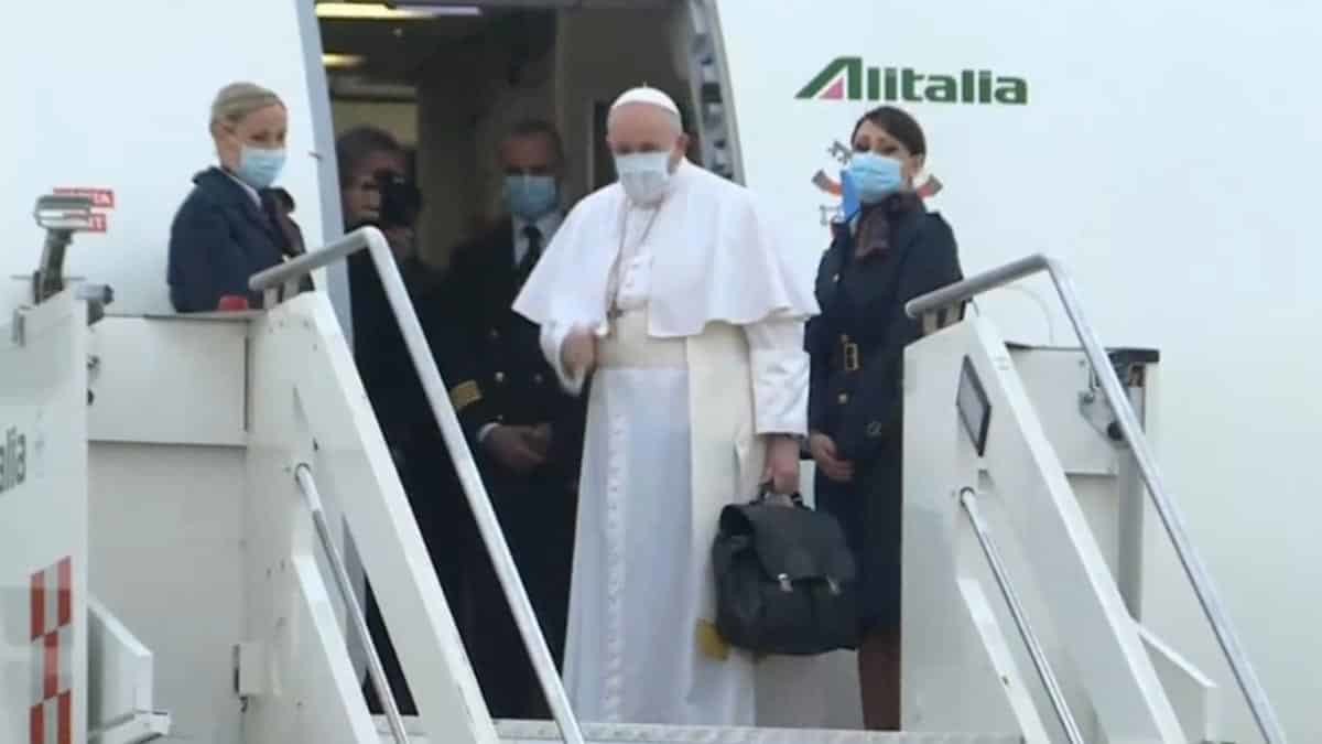 Papa Francis tarihi Irak ziyareti için Roma’dan ayrıldı