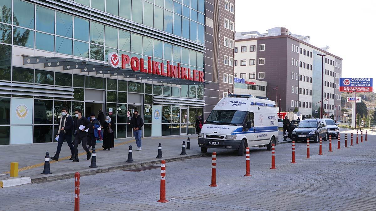 ÇOMÜ Sağlık, Uygulama ve Araştırma Hastanesi Enfeksiyon Hastalıkları ve Klinik Mikrobiyoloji Anabilim Dalı Öğretim Üyesi Prof. Dr. Alper Şener, 40-50 yaş grubunda hastalık daha ağır seyrediyor dedi.