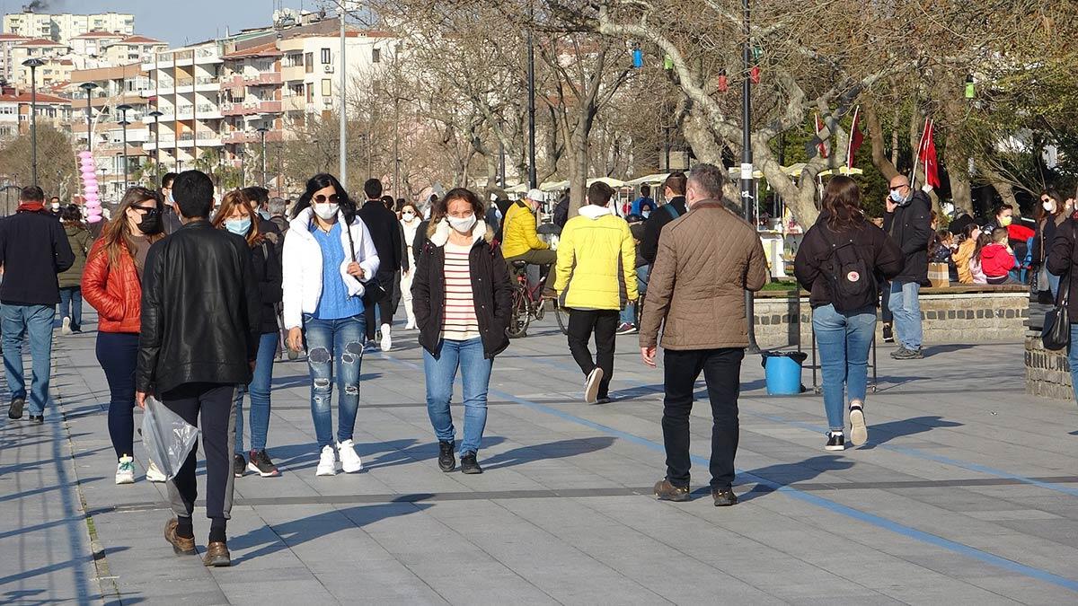 ÇOMÜ Sağlık, Uygulama ve Araştırma Hastanesi Enfeksiyon Hastalıkları ve Klinik Mikrobiyoloji Anabilim Dalı Öğretim Üyesi Prof. Dr. Alper Şener, pandeminin 3’üncü dalgası içerisinde daha önceki dalgalarda tespit edilemeyen değişik bir seyirle karşılaştıklarını söyledi.