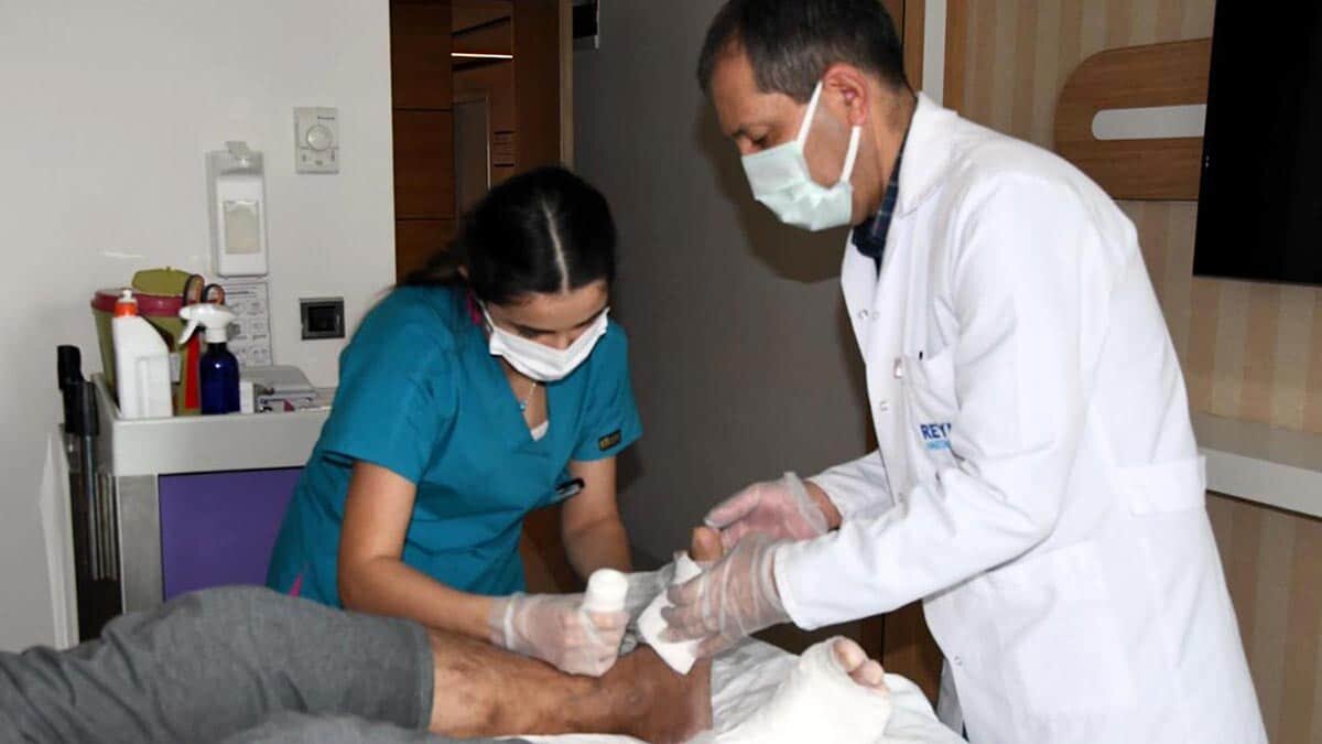 Ayağında yara olan 400 bin şeker hastası var