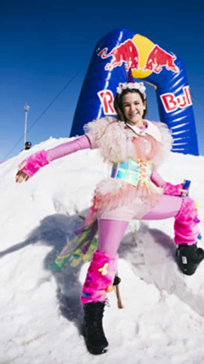 Red Bull Kar Havuzu Kostüm Savaşları yayında