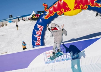 Red Bull Kar Havuzu Kostüm Savaşları yayında