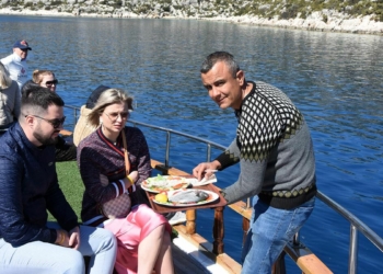 Rus turistler Demre ve Kekova'ya hayran kaldı