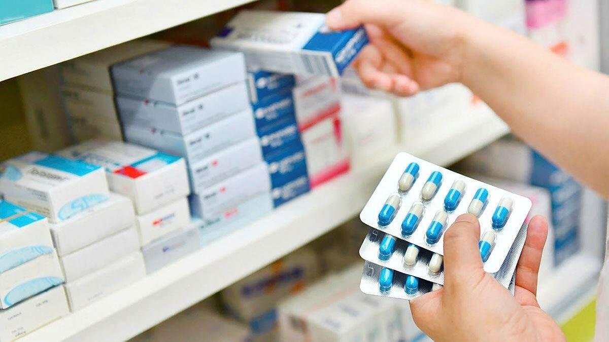 Eczacılar sahte reçete nedeniyle sıkıntı yaşadıklarını bildirdi. SGK’nın sahte reçete nedeniyle eczacıları sorumlu tutması eczacıları rahatsız ediyor.