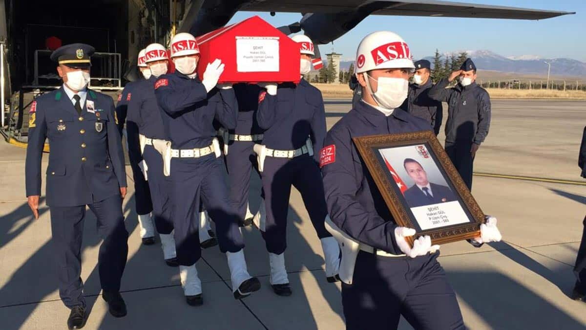 Şehit Hakan Gül'ün naaşı Amasya'ya getirildi