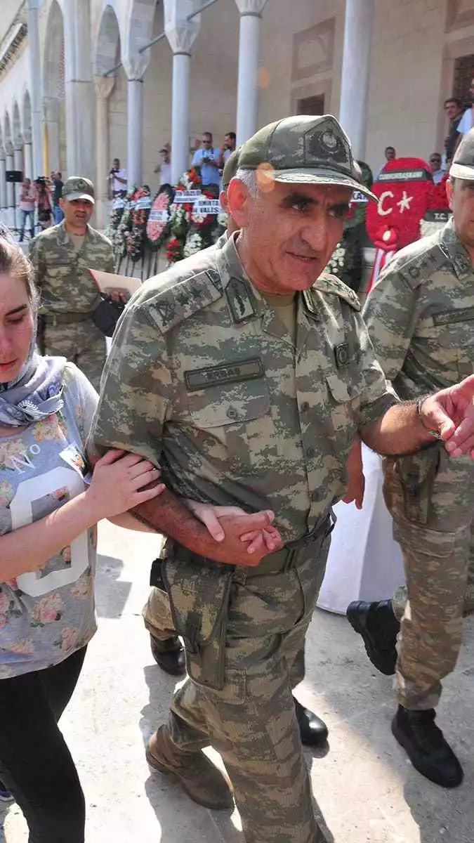 Bitlis'in tatvan ilçesinde kaza kırıma uğrayan helikopterde şehit olan korgeneral osman erbaş, türk askeri katil olamaz. Bu katiller asker olamaz demişti.