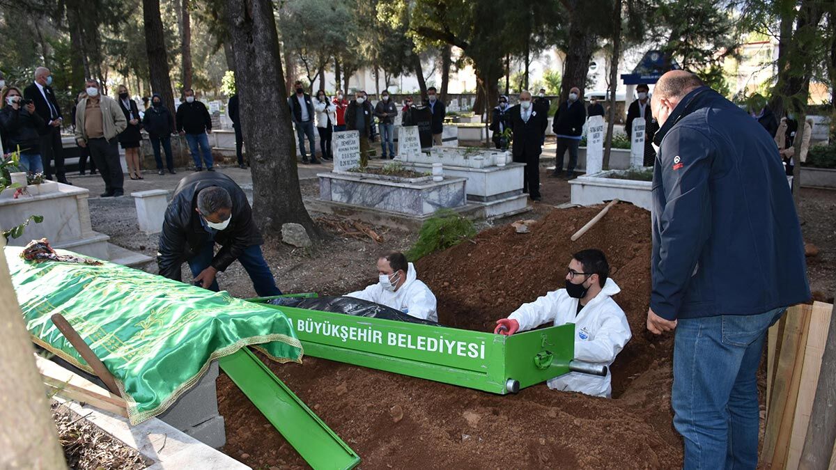 Altan Karındaş gözyaşları içinde toprağa verildi