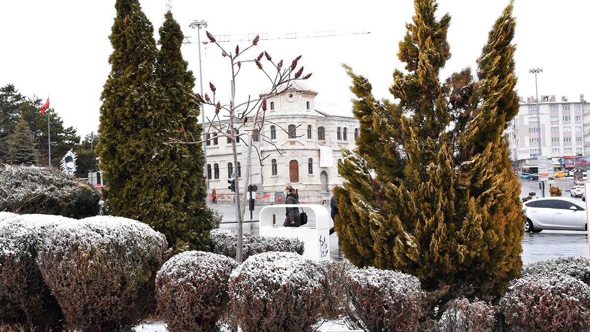 10 yerleşim yerinin yolu ulaşıma kapandı