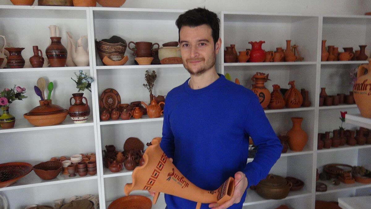 Çömlekçiliğe yeniden hayat verdi