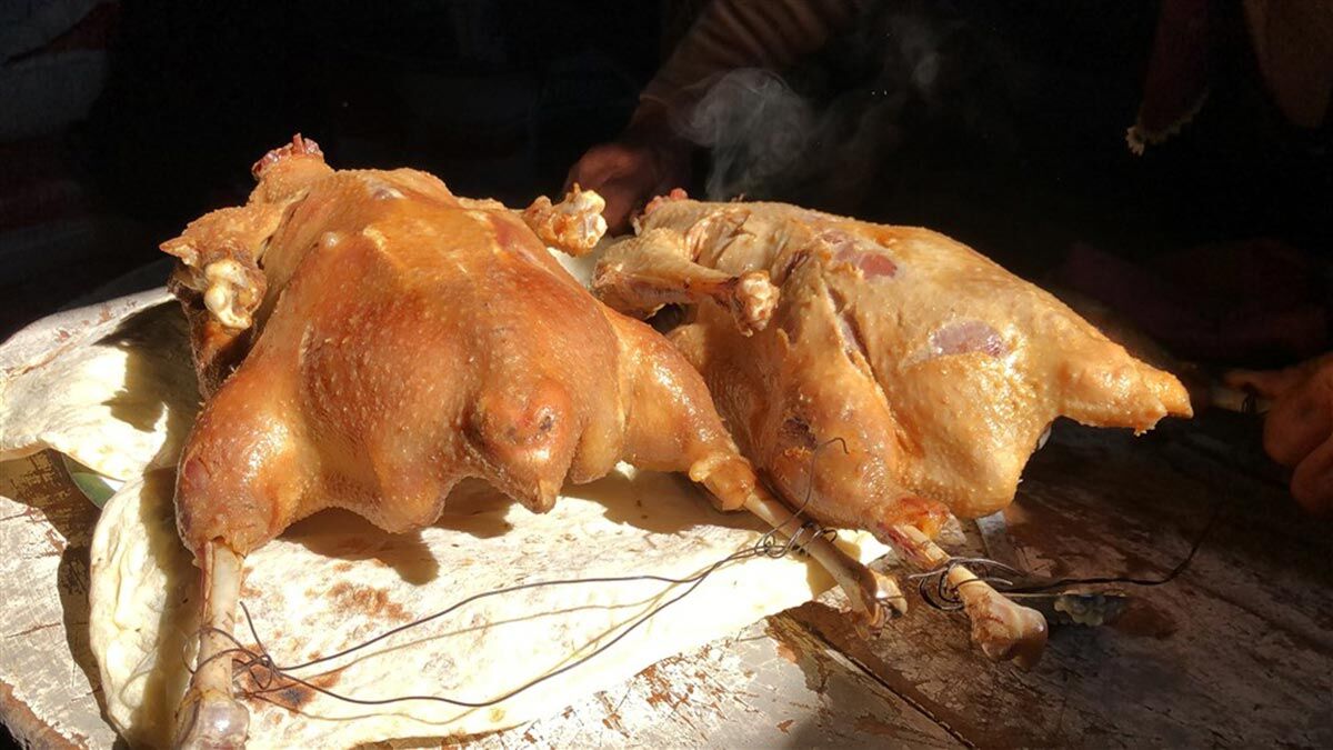 Tandırlarda pişirilen kazın tadı başka