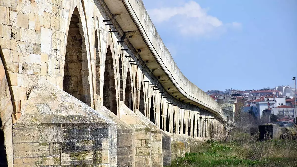 Unesco dünya kültür mirası geçici listesi'nde de bulunan tarihi uzunköprü'nün kaybolan ayakları gün yüzüne çıkarılacak.
