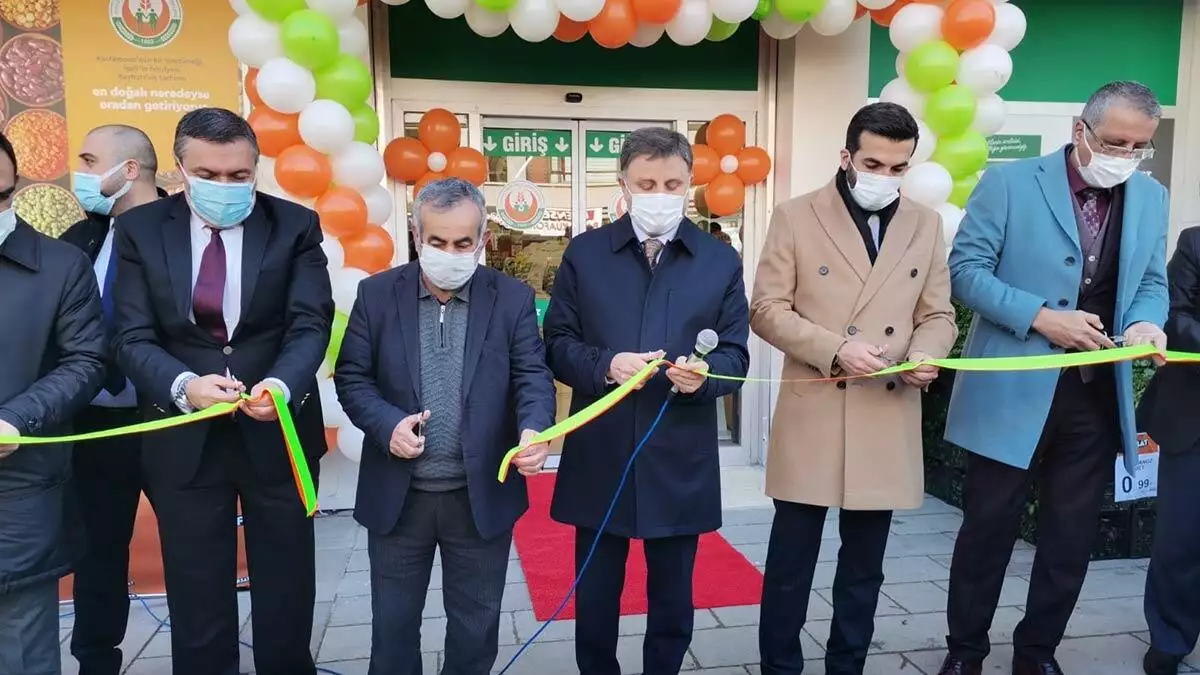 Türkiye tarım kredi marketinin 205'inci şubesi, ankara'nın çankaya ilçesinde açıldı. Tarım kredi'nin hedefi 500 market açmak.