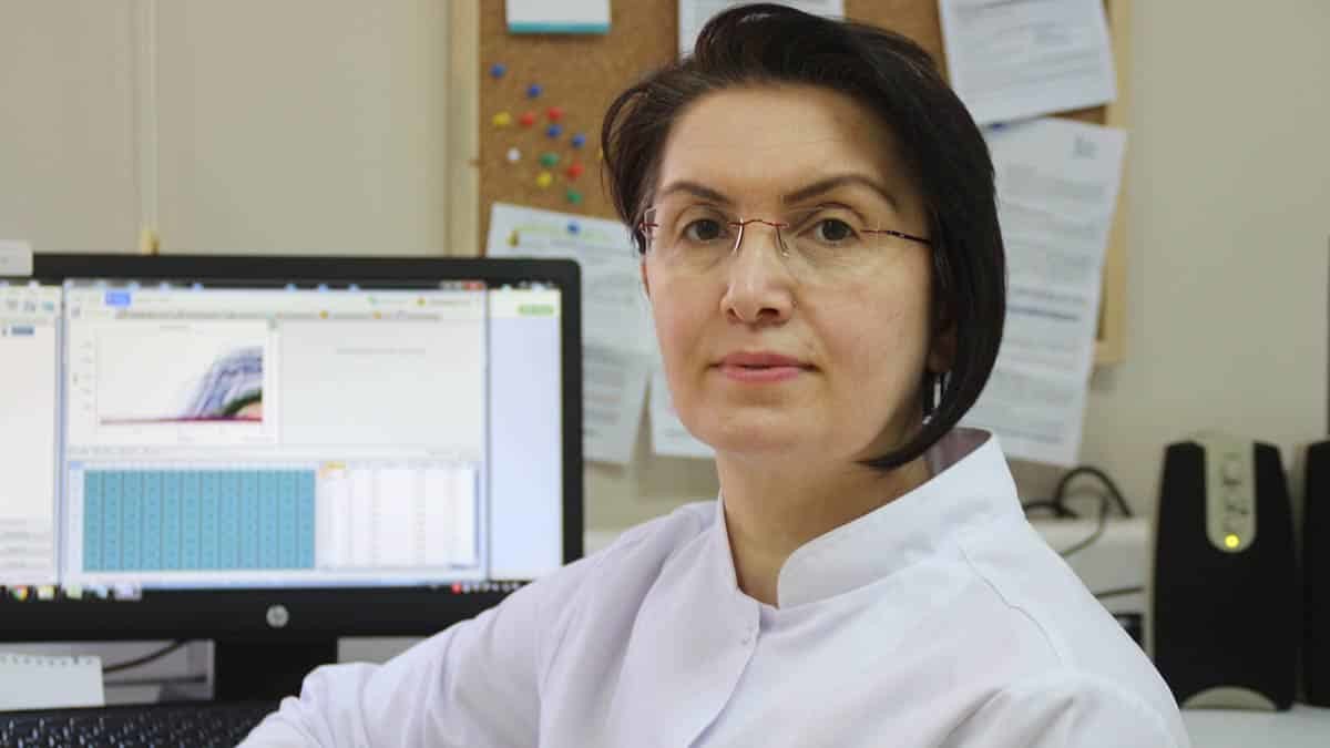 Tıbbi Mikrobiyoloji Anabilim Dalı Öğretim Üyesi Doç. Dr. Ayşegül Çopur Çiçek, vatandaşlara gönüllü kısıtlama çağrısında bulundu, “Haritayı maviye çevirmek sizin elinizde” dedi.