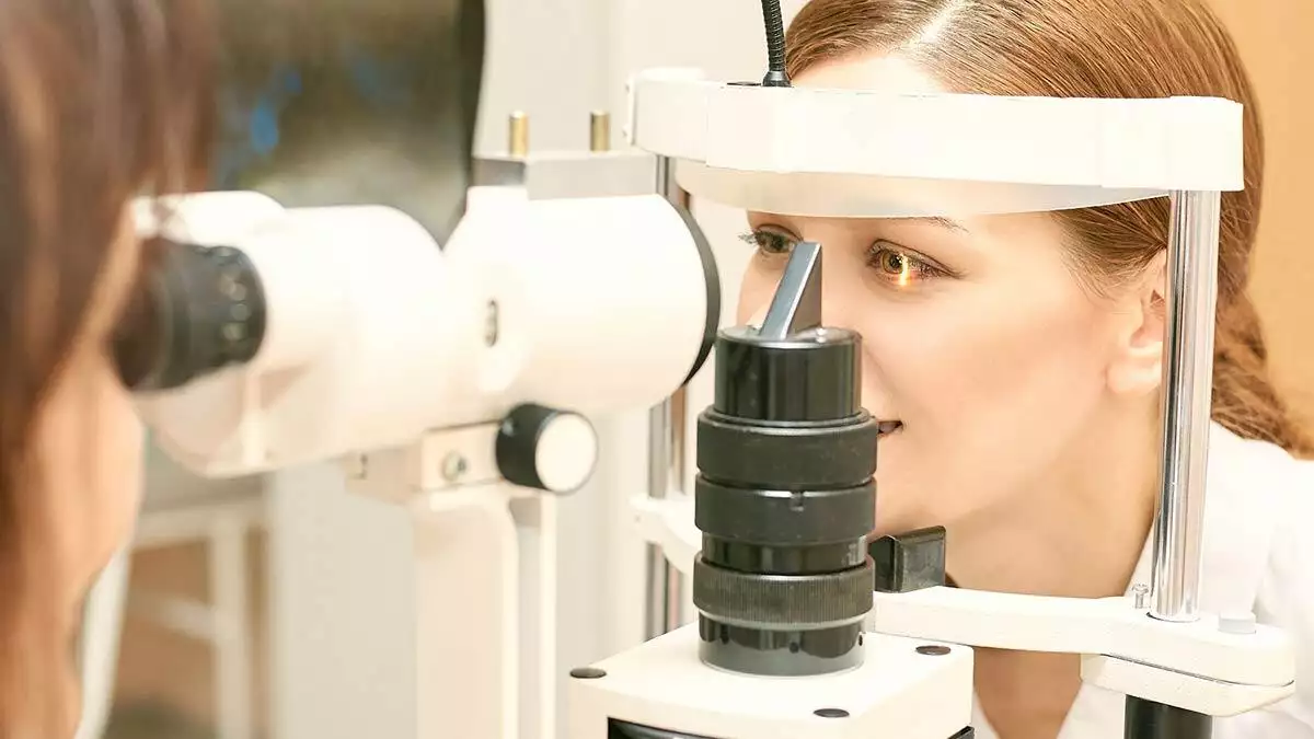 Göz hastalıkları uzmanı dr. Öğretim üyesi yasin özcan tiroid hastalıklarının vücuttaki birçok organ gibi gözler üzerinde de olumsuz etki yaratabildiğini söyledi.
