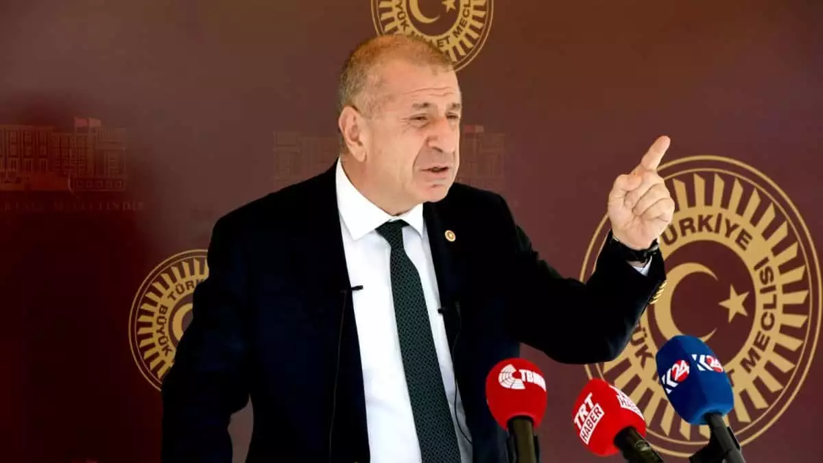 Ümit özdağ partisinden istifa etti