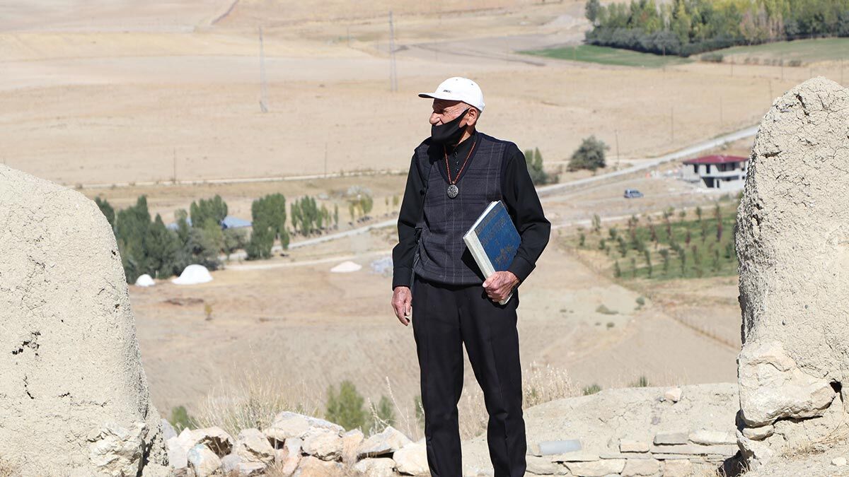 Yazar Enver Şengül'ün çıkardığı Kayıp Zamanın Bekçisi kitabı, 2700 yıllarına, Urartular dünyasına uzanan bir zamana yolculuk hikâyesini konu alıyor.