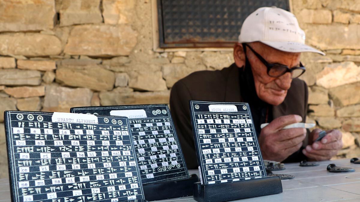 Kayıp Zamanın Bekçisi kitabında zamana yolculuk