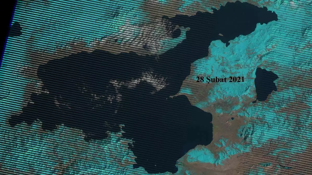 Van'daki kuraklık tehlikesi uydu görüntülerinde