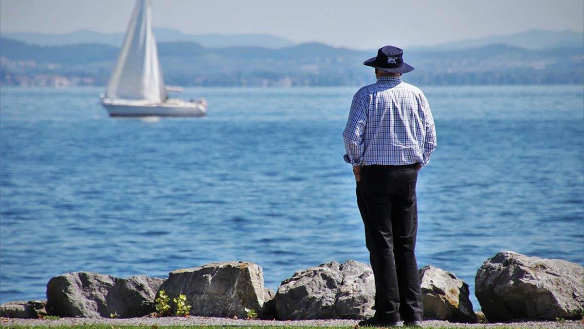 1950’lerde dünya genelinde yüzde 8,5 olan yaşlı bağımlılık oranı günümüzde yüzde 15’lere çıktı. Yaşlı nüfus artıyor her 100 çalışana 65 yaş üstü 15 kişi düşüyor.