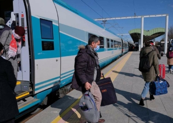 YHT seferleri tam kapasite başladı