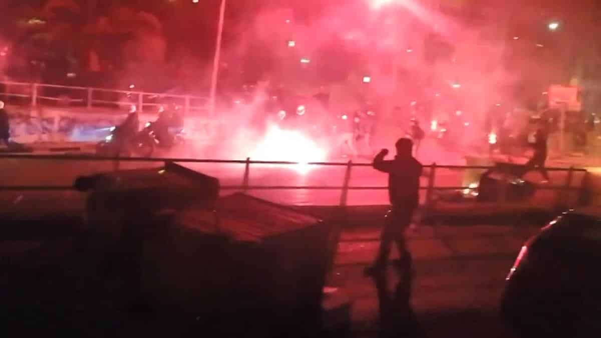 Yunanistan'da polis şiddeti vatandaşı sokağa döktü