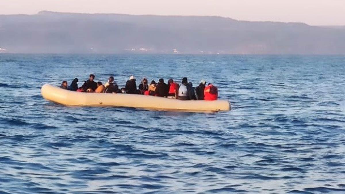 Ölüme terk edilen 36 kaçak göçmen kurtarıldı