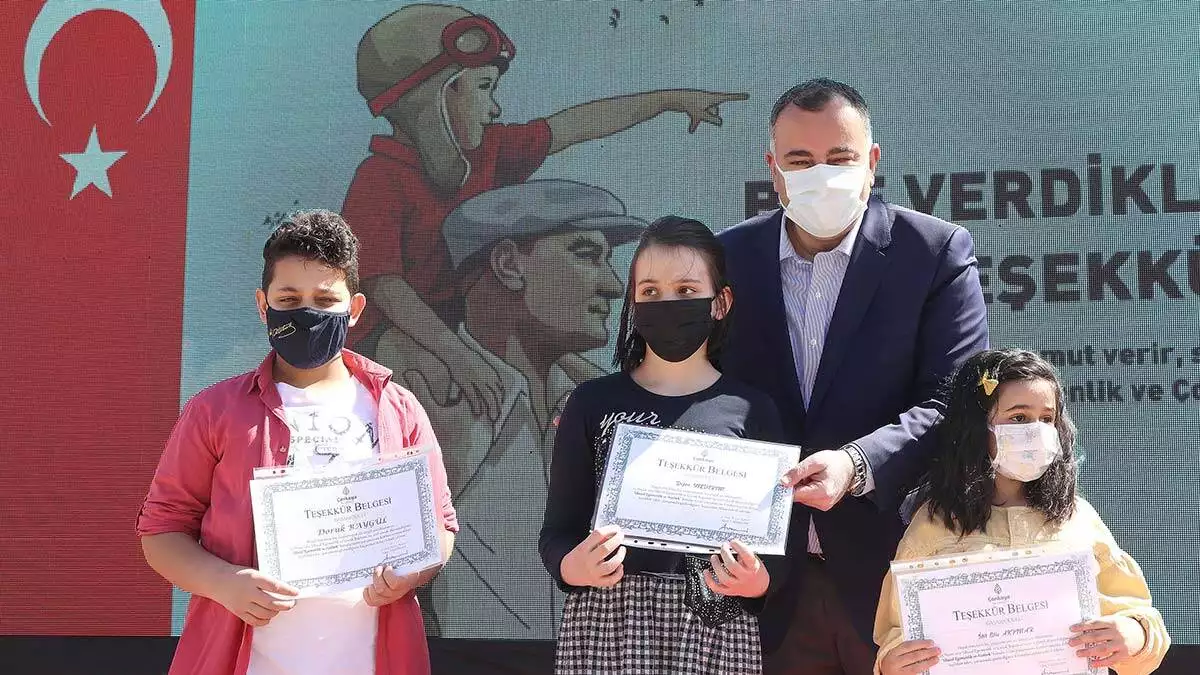 Çankaya belediyesinin çocuklar için düzenlediği 23 nisan ulusal egemenlik ve atatürk konulu resim yarışması ödül töreni şenliğe dönüştü.