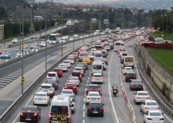 56 saatlik kısıtlama sonrası İstanbul'da trafik