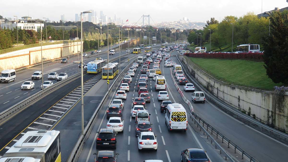 82 saatlik kısıtlama sonrası trafik yoğunluğu